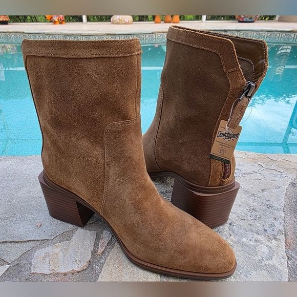 Vince Camuto NWT Kortimy Suede Boots In Camel  Size 8 Wide - Picture 1 of 11